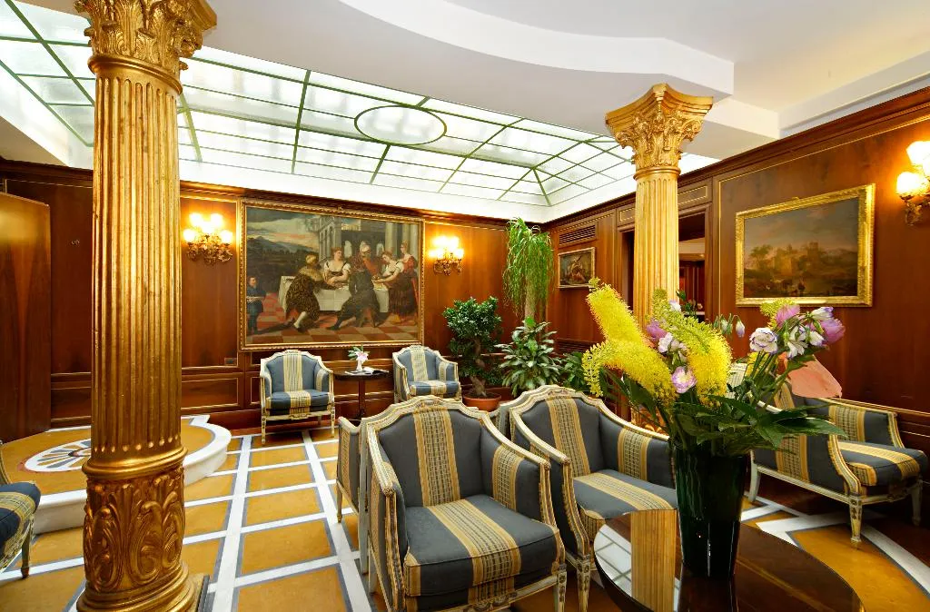 Lobby, Kette, Venice