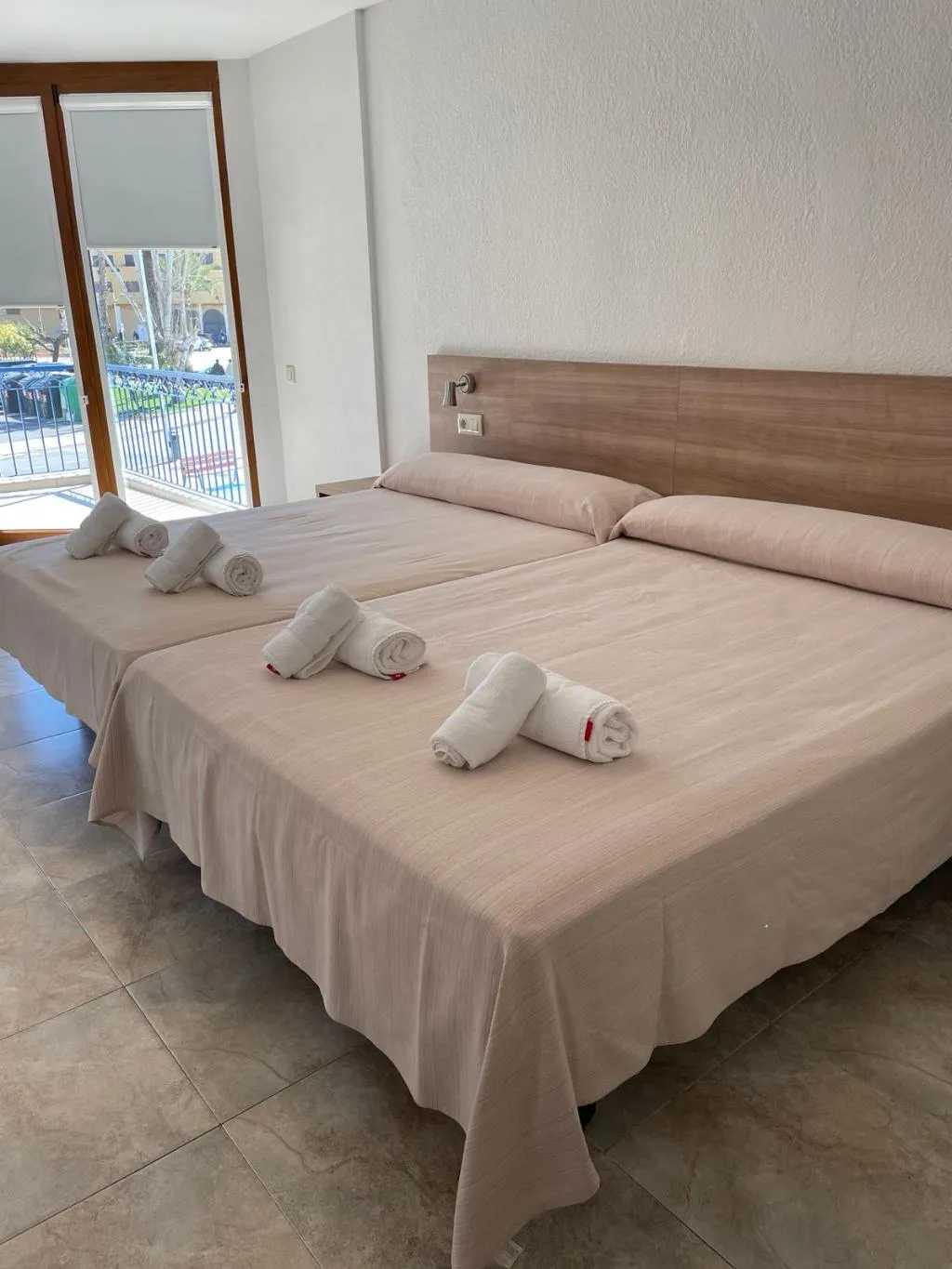 QUADRUPLE WITH TERRACE Room, Blason Junior, Valencia