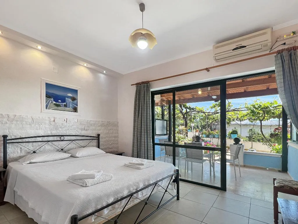 APARTMENT CAPACITY 4 Room, Andromaches Holiday apartments, Corfu