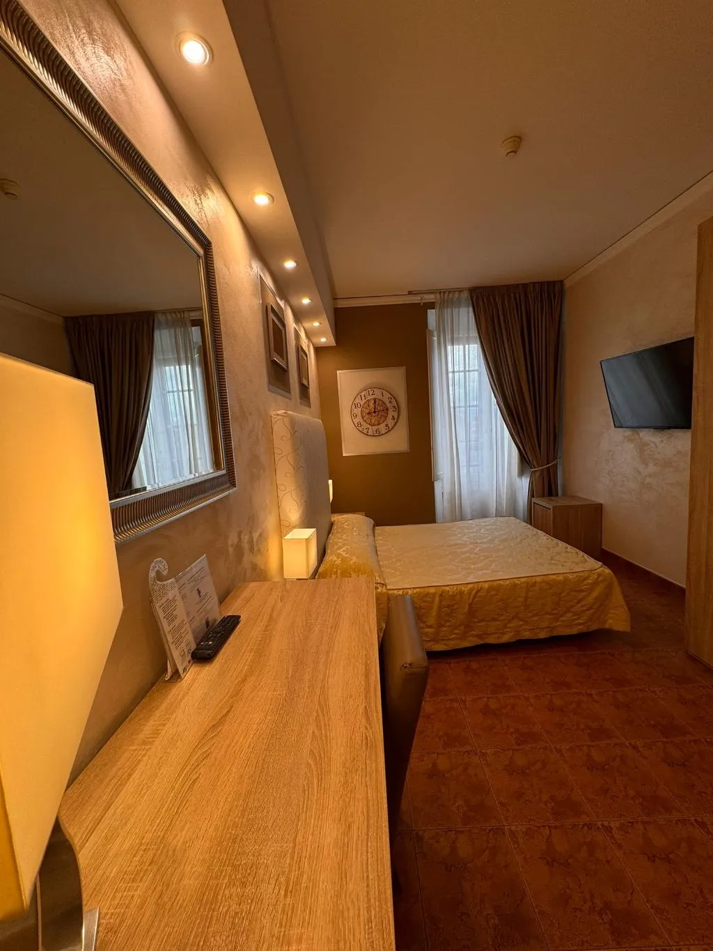 DOUBLE STANDARD Room, Alinari, Florence