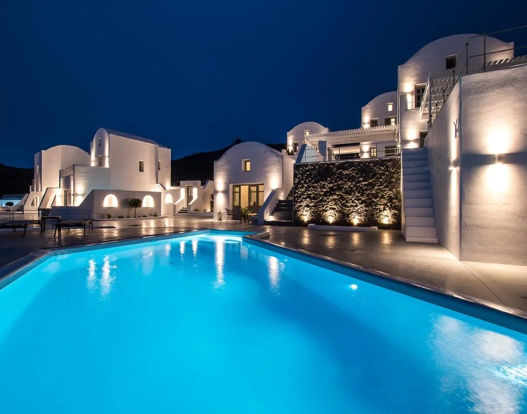 Pool, Cape 9, Santorini