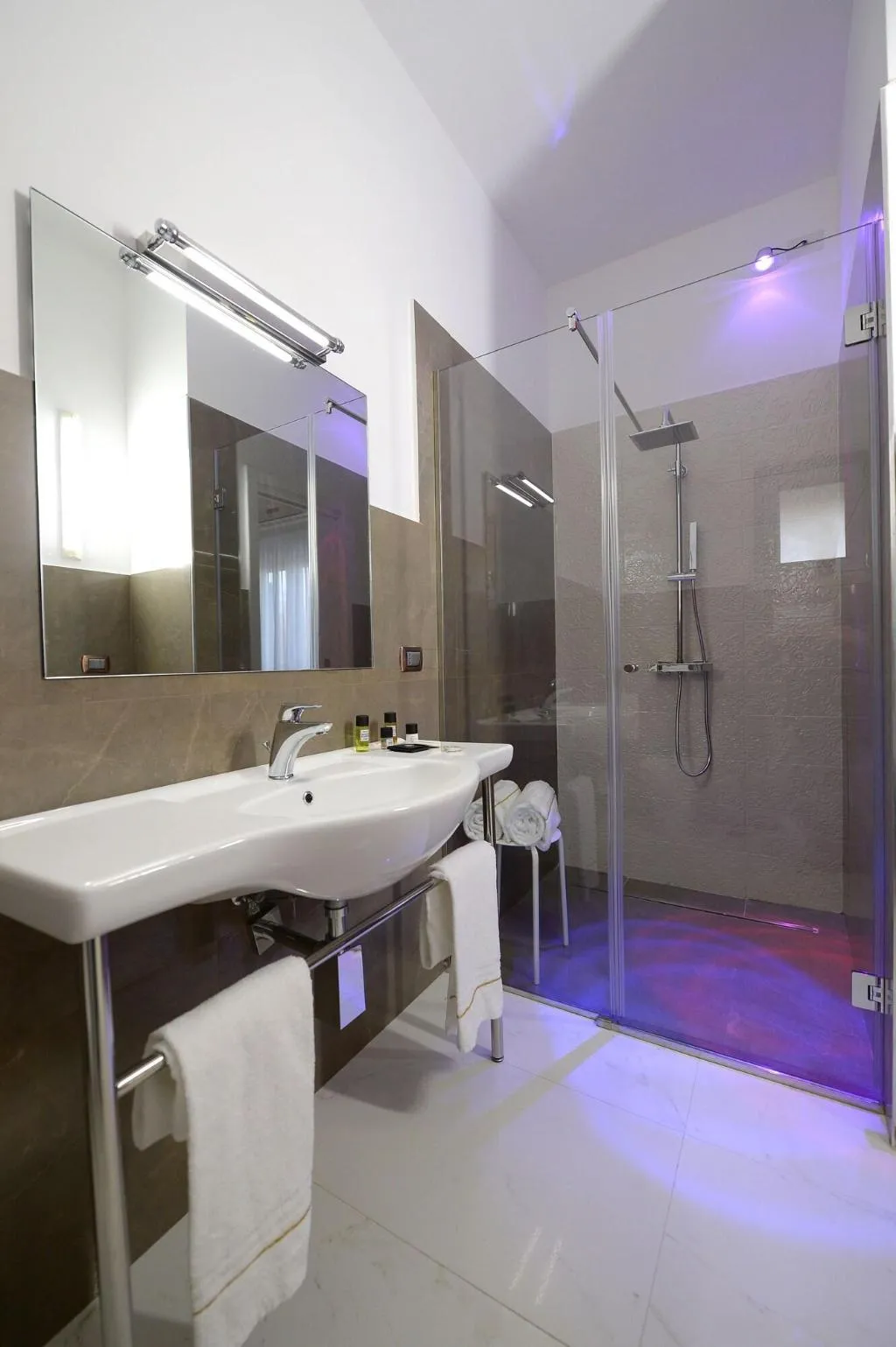 Room, X Hotel, Naples