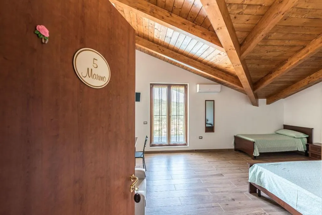 Room, La Mortella, Naples