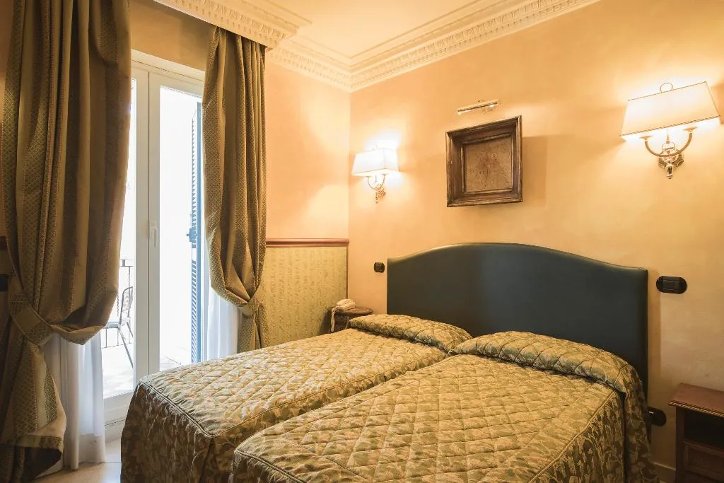Room, Donatello, Rome
