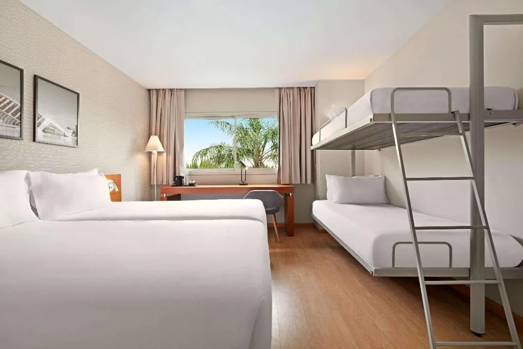 FAMILY ROOM POOL VIEW Room, Ramada by Wyndham Valencia Almussafes, Valencia