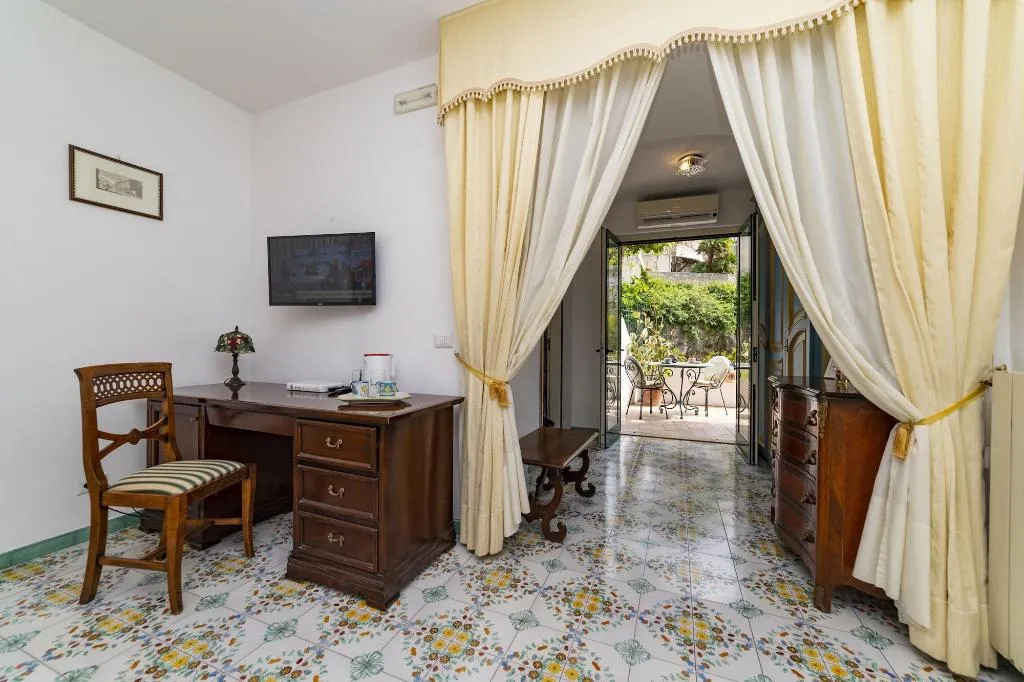 Room, Casa Teresa, Naples