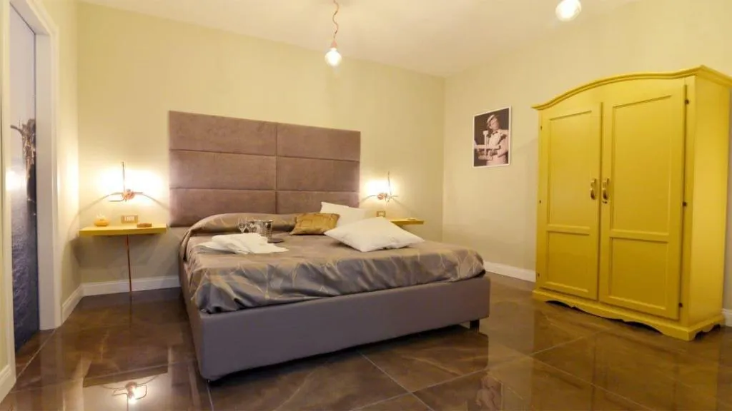Room, Chiaia Roof, Naples