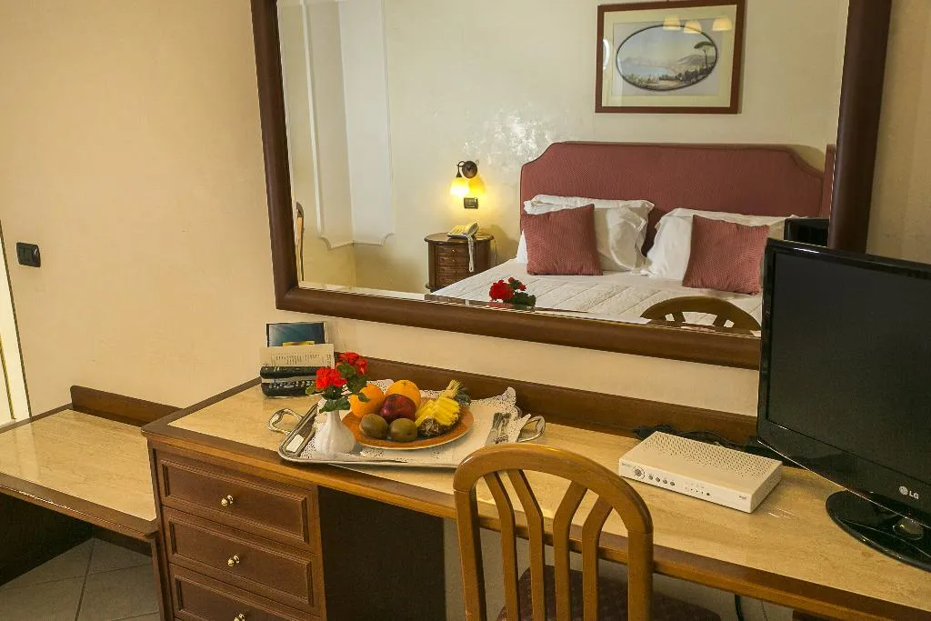Room, Montespina Park Hotel, Naples