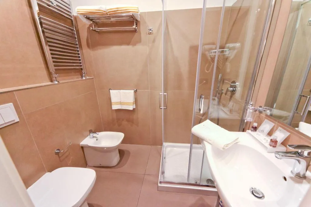 Room, 7Th Floor Suite, Naples