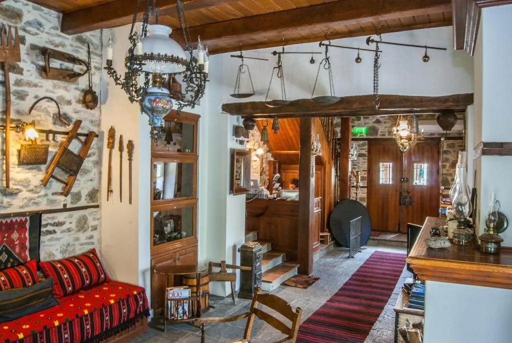 Lobby, Viraggas, Halkidiki