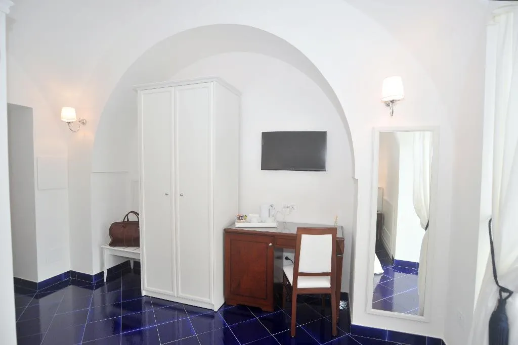 JUNIOR SUITE SEA FRONT Room, Core Amalfitano City Suites, Naples