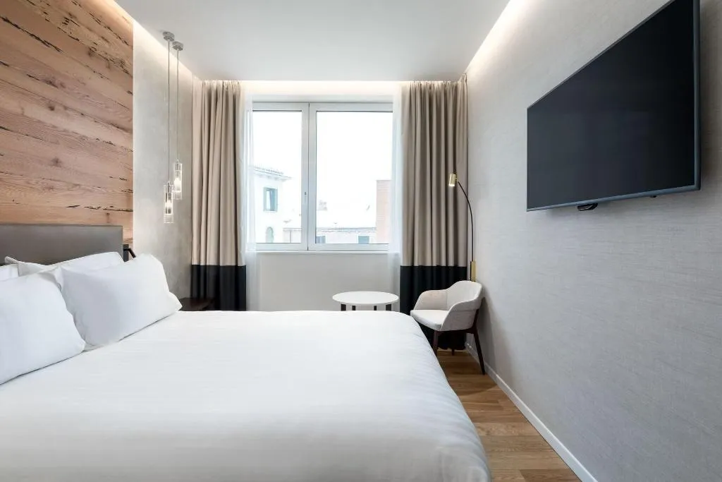 DOUBLE QUEEN SIZE BED Room, AC Hotel Venezia, Venice