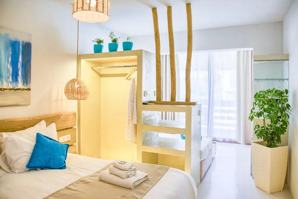 JUNIOR SUITE WITH PRIVATE POOL Room, Alia suites & Alia beachfront suites and spa, Rhodes