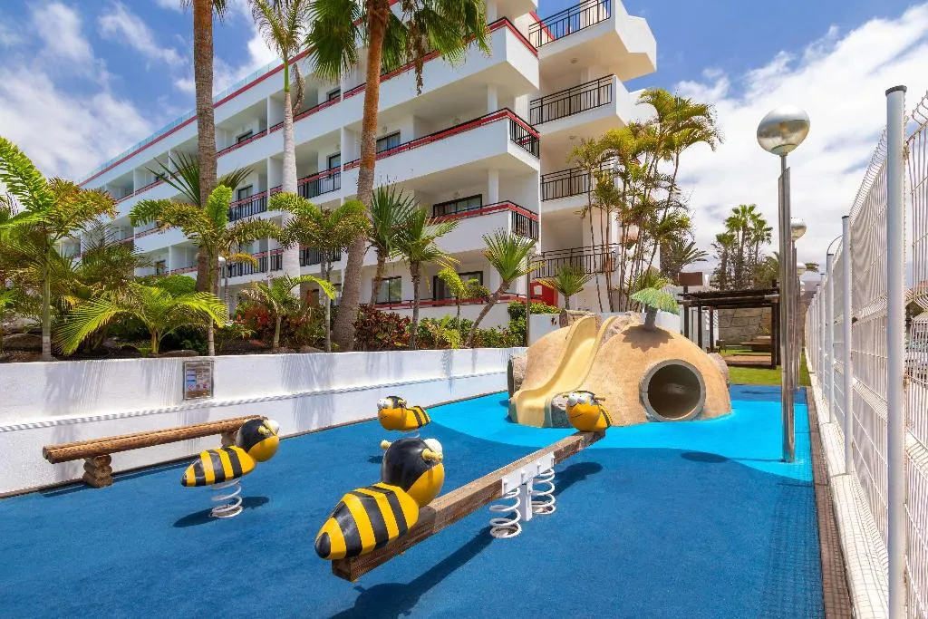 Sports and Entertainment, Alexandre La Siesta, Tenerife