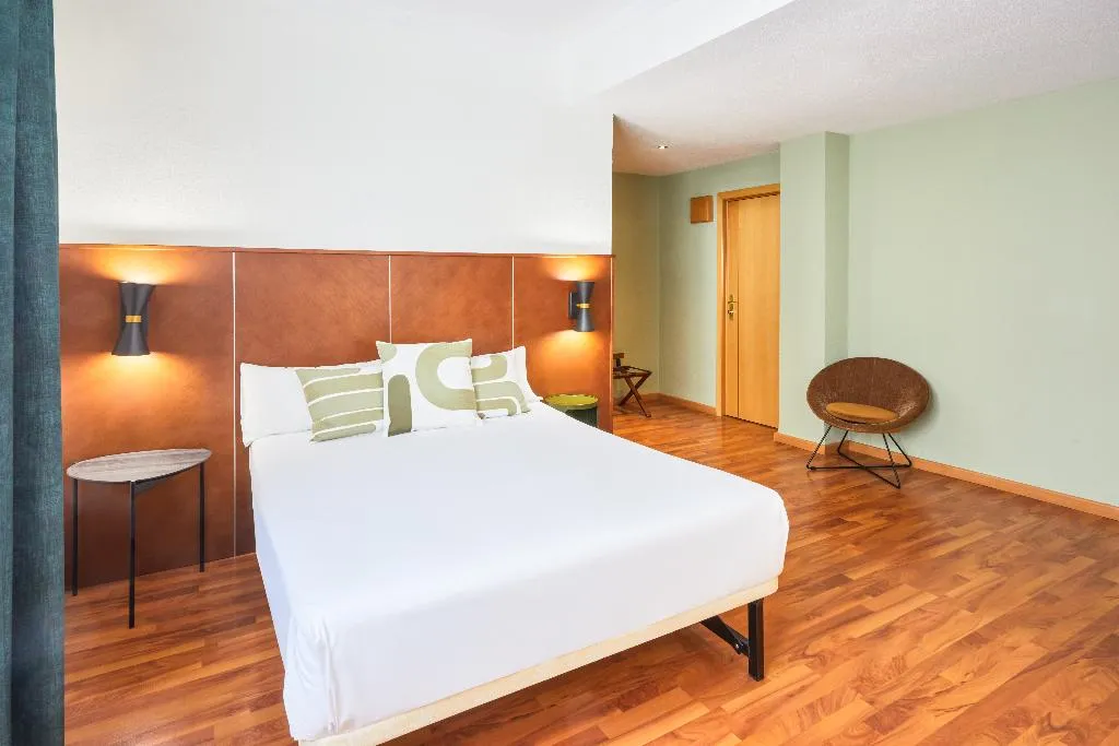 DOUBLE STANDARD Room, Cason del Tormes, Madrid