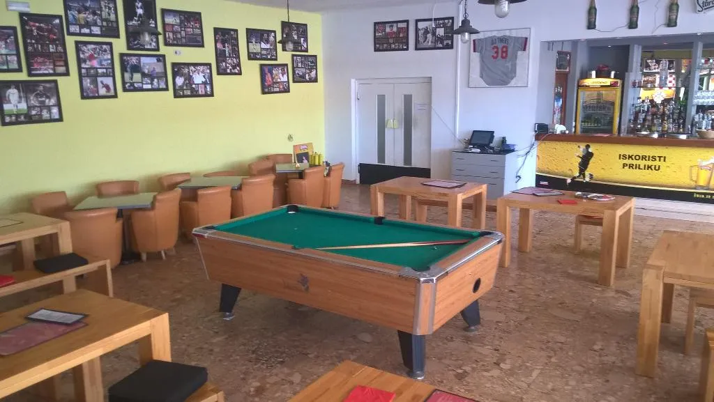 Sports and Entertainment, Delfin Hvar, Split