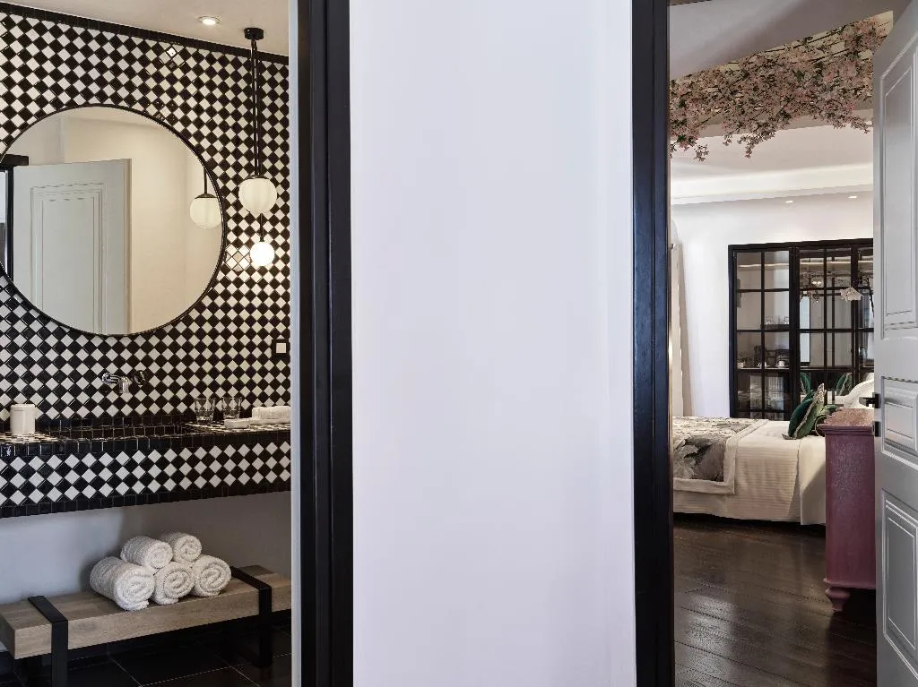 SUITE WITH PRIVATE POOL Room, Katikies Garden Santorini - The Leading Hotels, Santorini