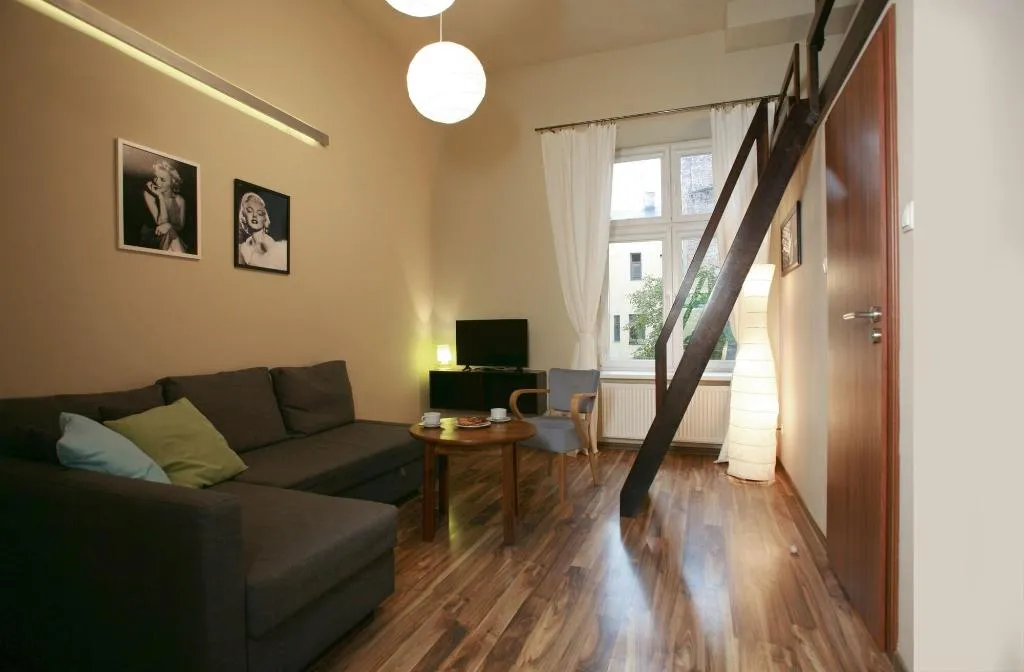 Room, Dom Turysty - Pokoje Goscinne, Krakow