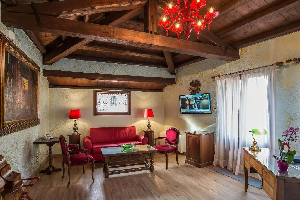 SUITE QUEEN SIZE BED Room, La Fenice et des Artistes, Venice