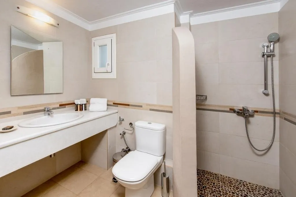 JUNIOR SUITE SIDE SEA VIEW Room, Finikas Hotel Naxos, Mykonos