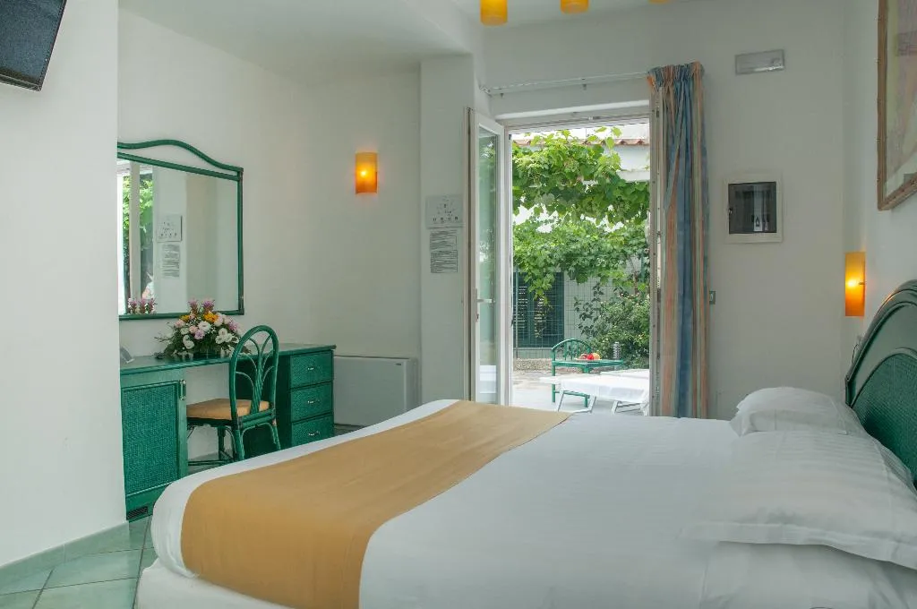 DOUBLE STANDARD Room, Borgo Romantica Resort & SPA, Naples