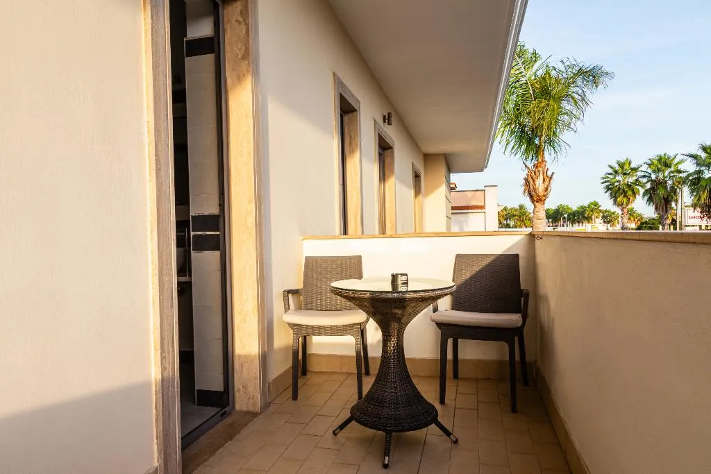 SUITE DELUXE WITH VIEWS Room, Hotel Premiere, Naples