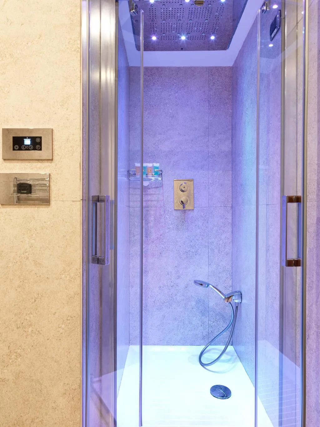 JUNIOR SUITE WITH TERRACE Room, Hotel Barocco, Rome