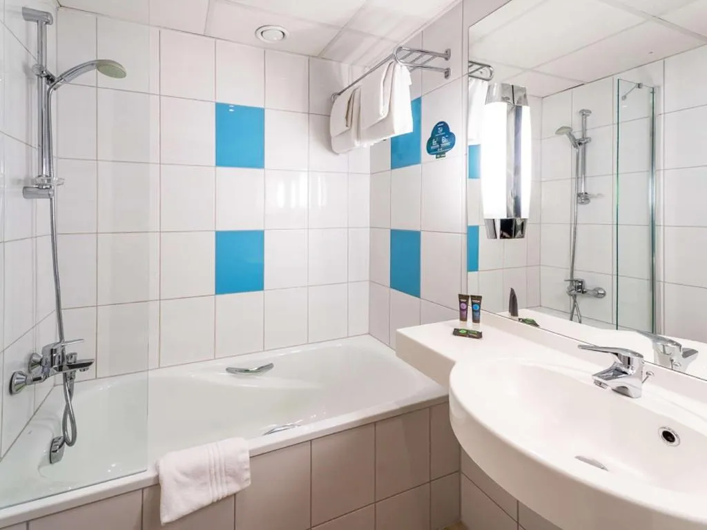 SUITE STANDARD Room, Novotel Krakow City West, Krakow