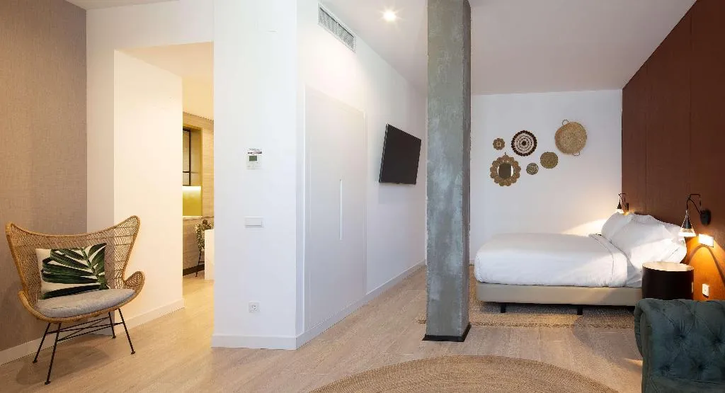 DOUBLE KING SIZE BED Room, Atocha Hotel Madrid, Tapestry Collection by Hilton, Madrid