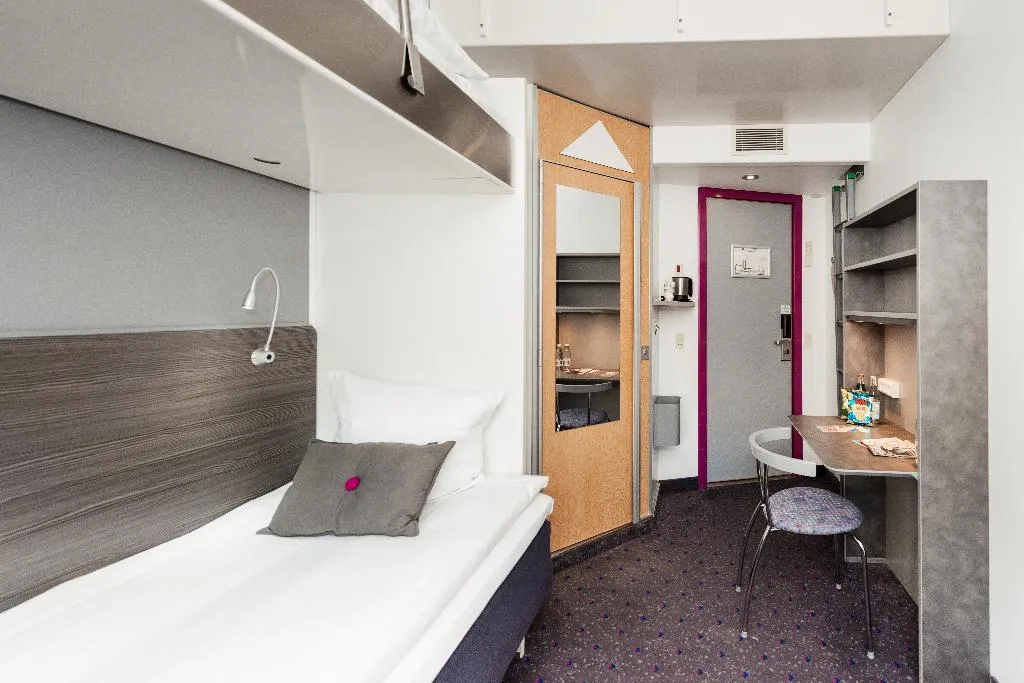 QUADRUPLE STANDARD Room, Cabinn Scandinavia, Copenhagen