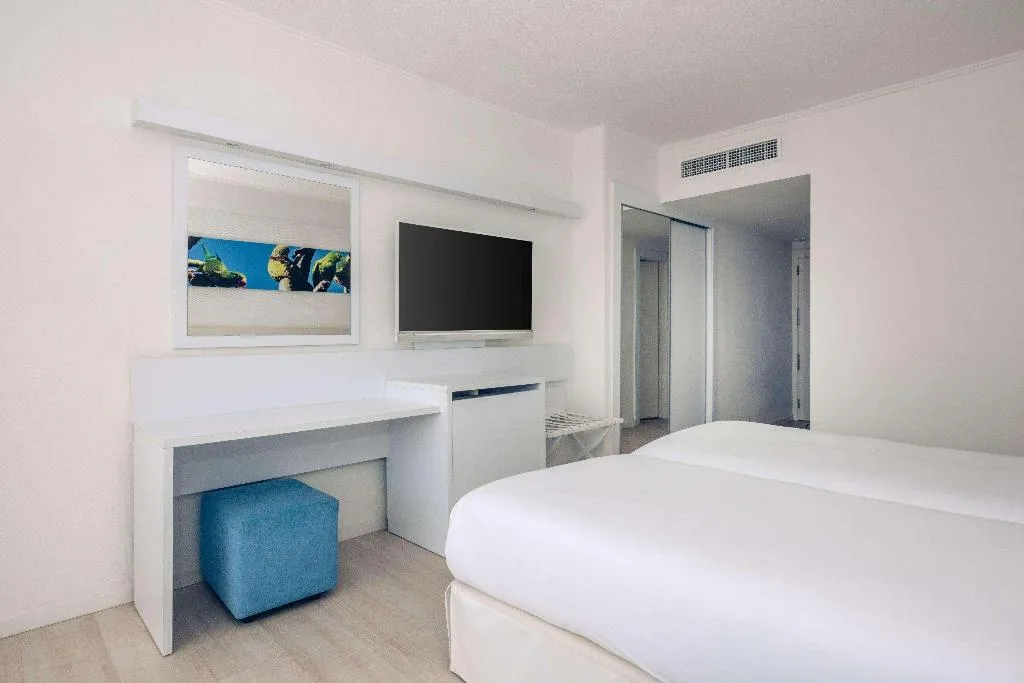 Room, Iberostar Waves Bouganville Playa, Tenerife