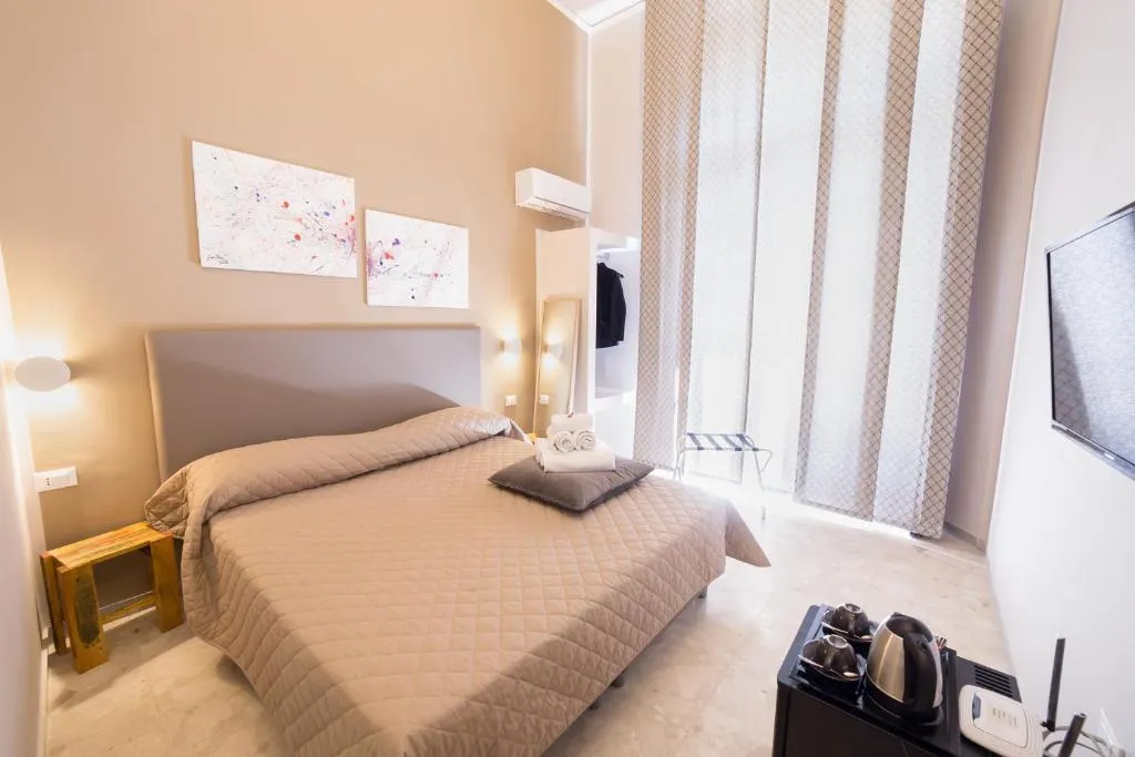 DOUBLE CLASSIC Room, P.c Boutique La Loggia, Naples