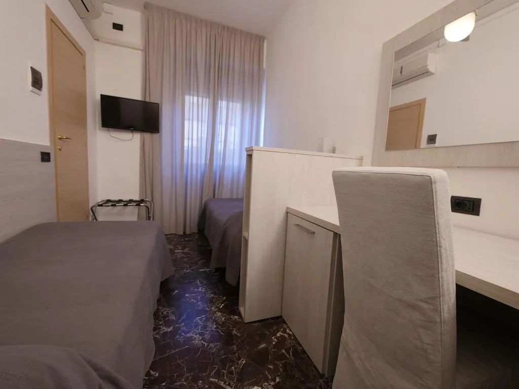 Room, Florence House Careggi, Florence