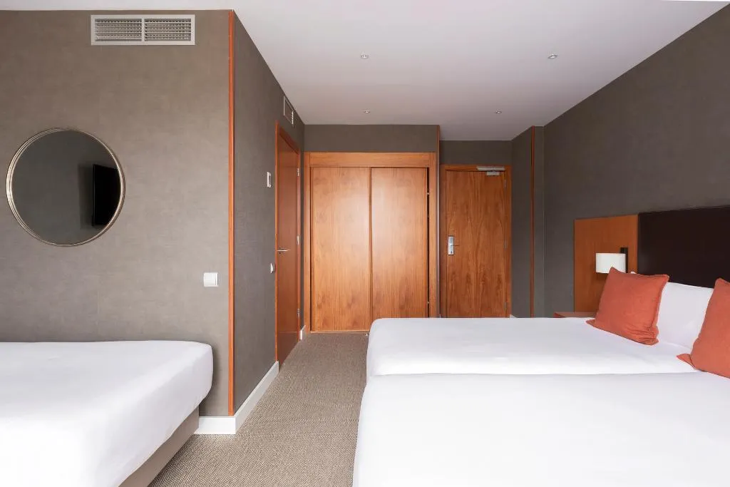 TRIPLE SUPERIOR Room, Hotel Sant Just, Barcelona
