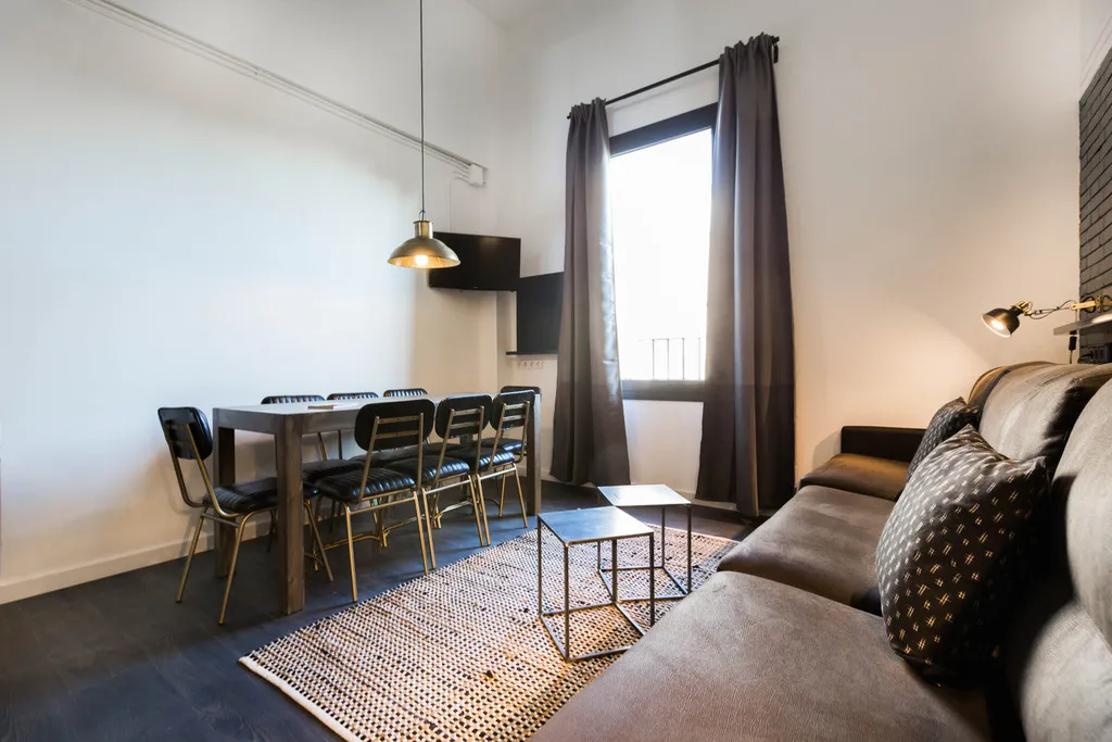 APARTMENT THREE BEDROOMS Room, La Mare by The Streets, Barcelona