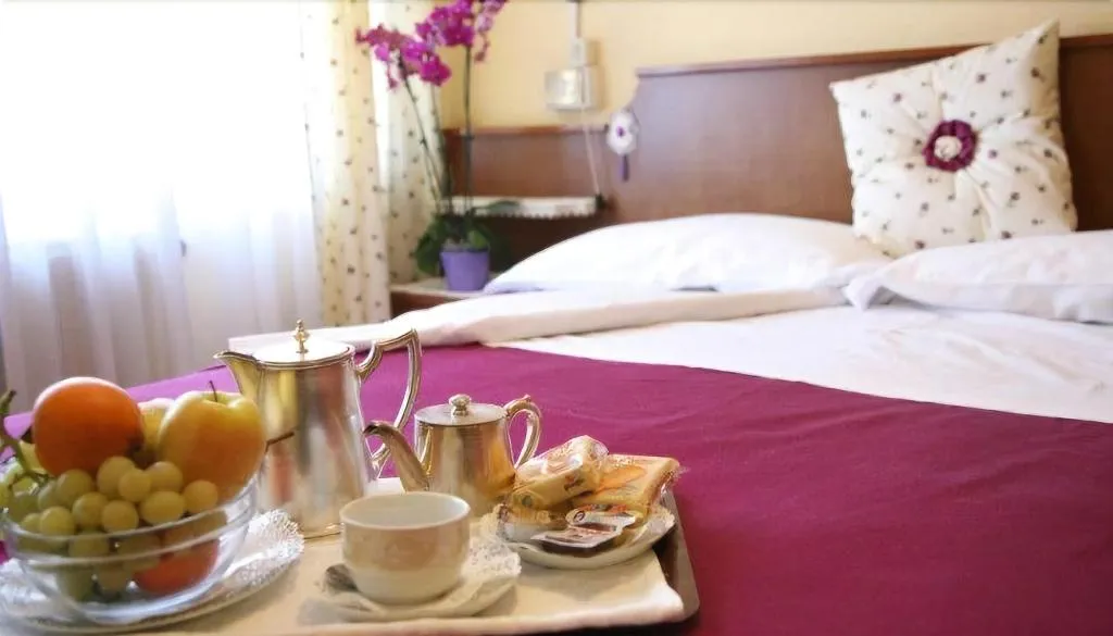 Room, Hotel Bonifacio, Rome
