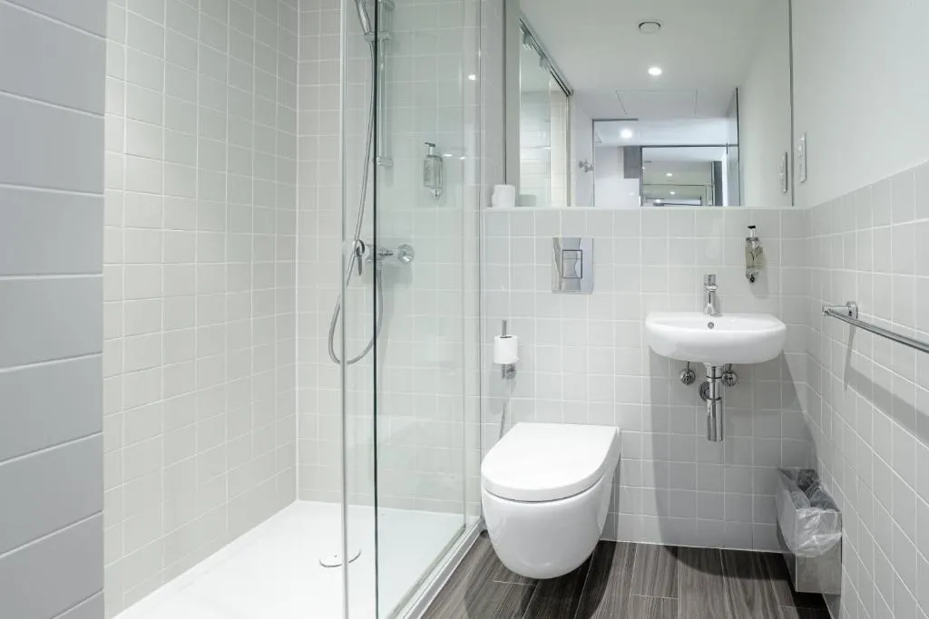 DOUBLE SUPERIOR Room, easyHotel Barcelona Fira, Barcelona
