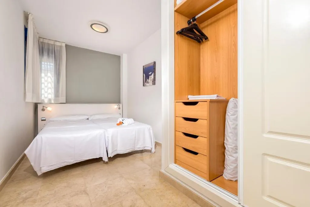 APARTMENT CAPACITY 4 TWO BEDROOMS Room, Benalmádena Playa Good Places, Costa Del Sol