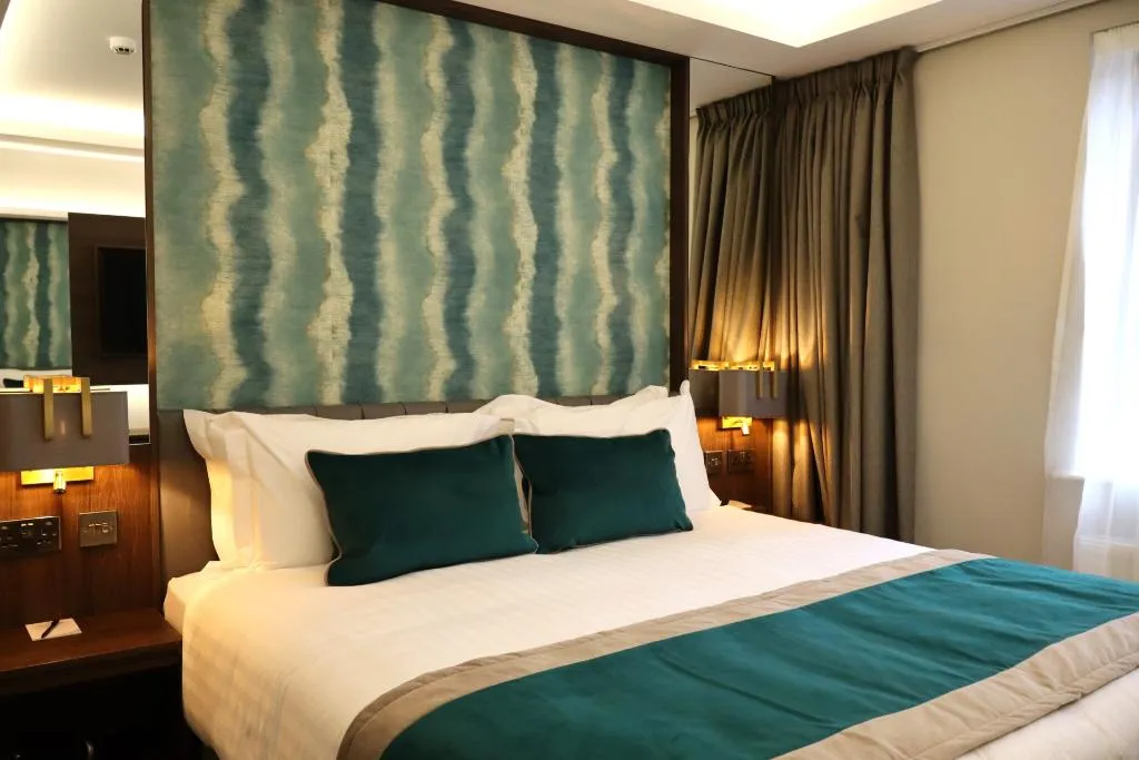 DOUBLE CLASSIC DELUXE Room, Iveagh Garden Hotel, Dublin