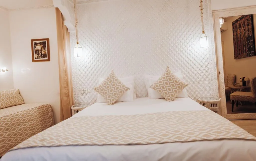 JUNIOR SUITE KING SIZE BED Room, Riad Andalla Spa, Marrakech
