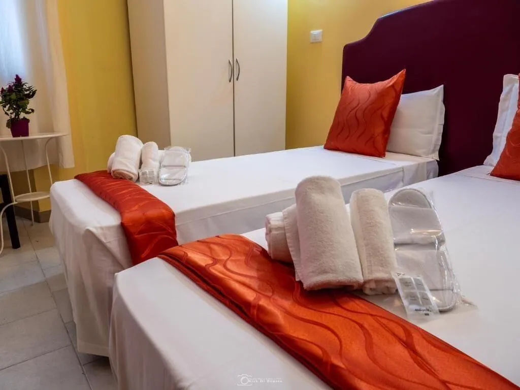 Room, Miss Suite, Naples