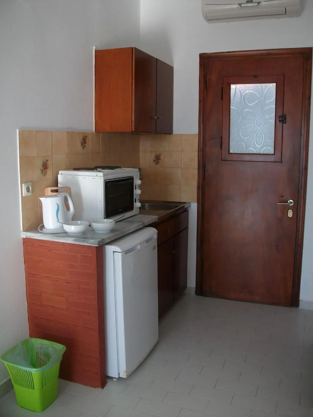 STUDIO STANDARD Room, Aronis Apartments, Corfu