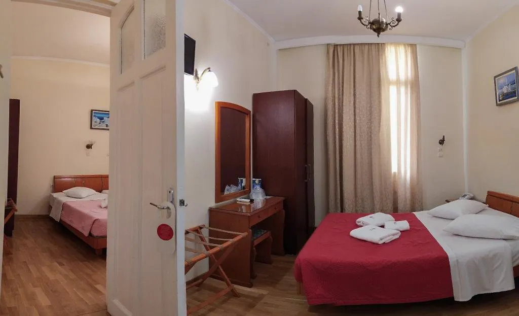 QUADRUPLE STANDARD Room, Cecil hotel, Athens