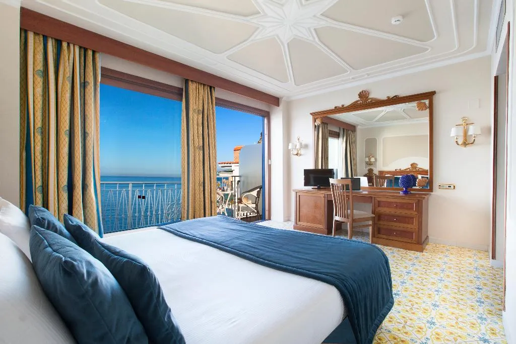 DOUBLE SEA VIEW WITH BALCONY Room, Alimuri Bay Resort, Naples