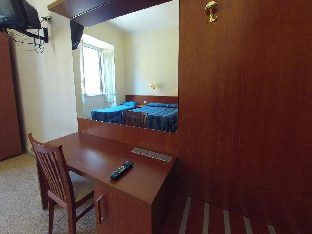 Room, Casali, Naples