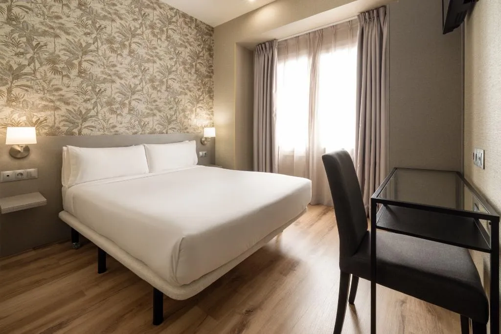 Room, Avenida Gran Via, Madrid