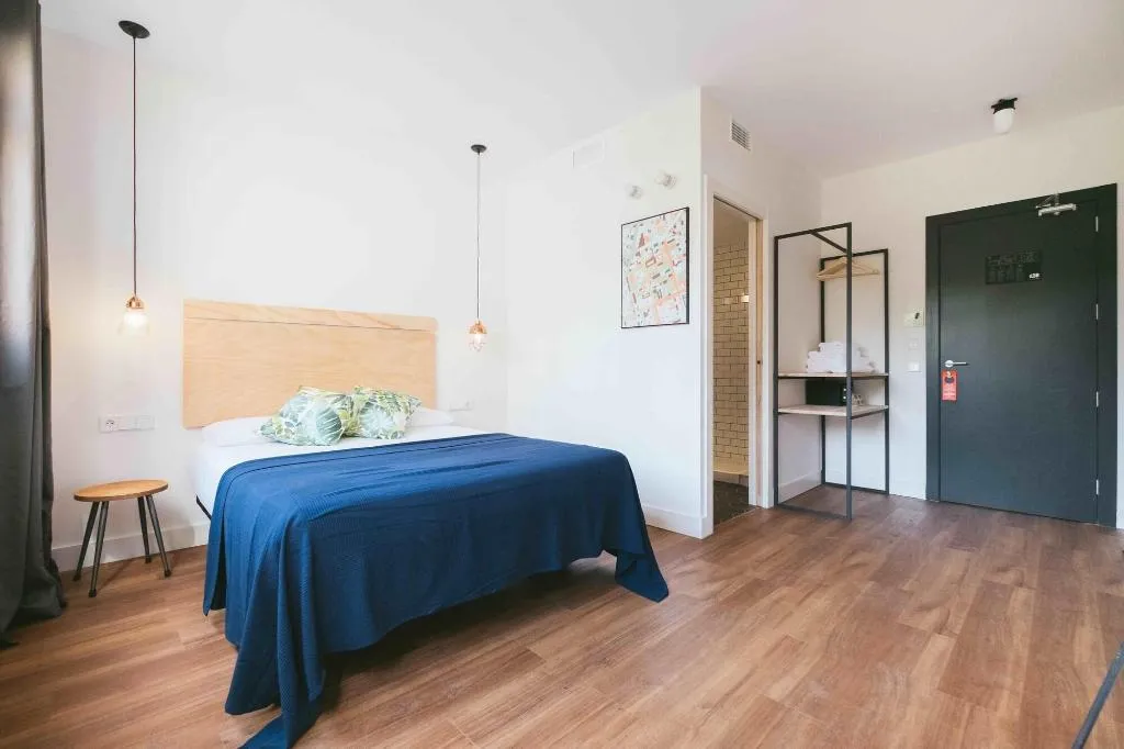 Room, Magatzem 128, Barcelona