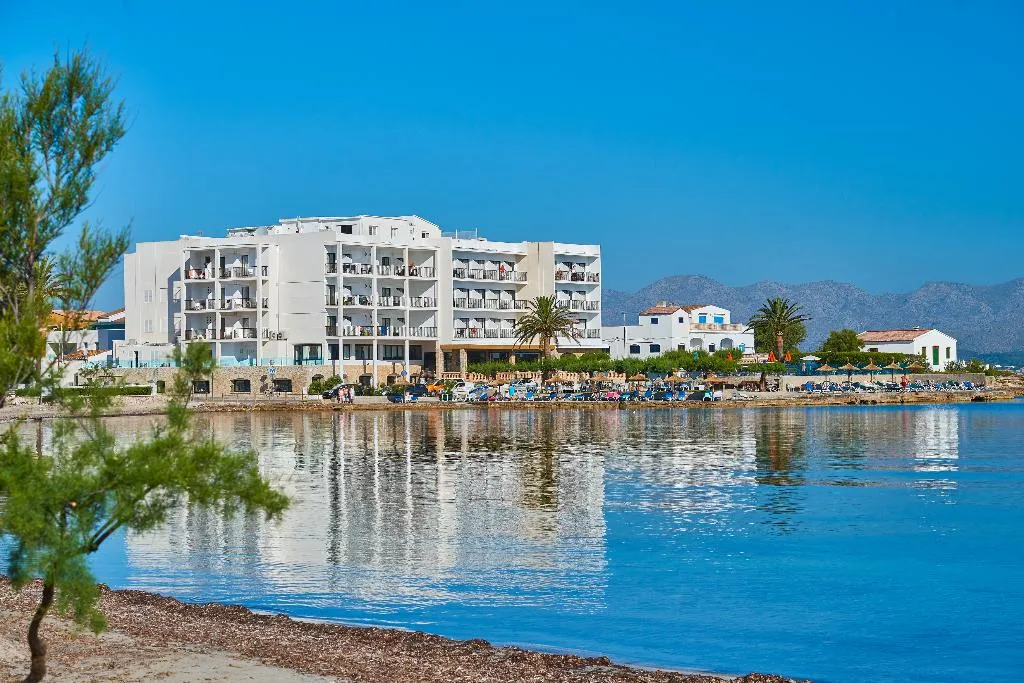 Pool, More, Majorca