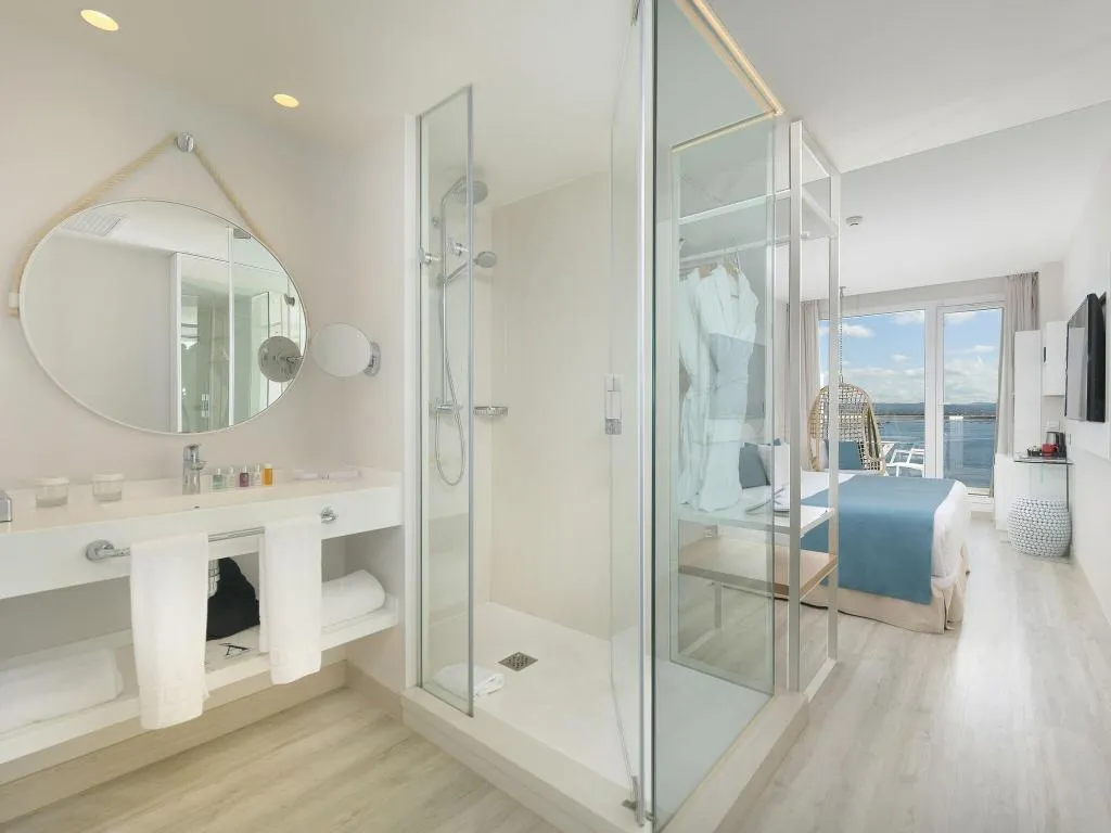 DOUBLE DELUXE SEA VIEW Room, Amare Beach Hotel Ibiza, Ibiza