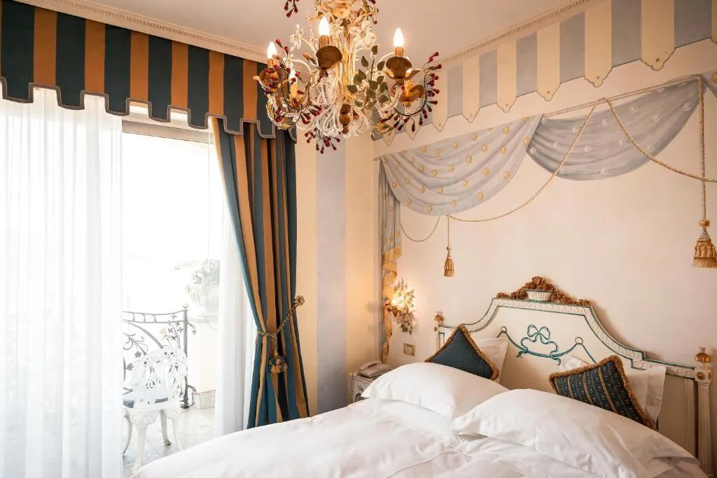 DOUBLE DELUXE Room, Villa e Palazzo Aminta, Milan